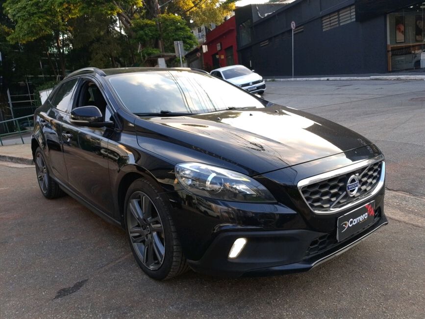 V40 2.0 T5 CROSS COUNTRY AWD TURBO GASOLINA 4P AUT