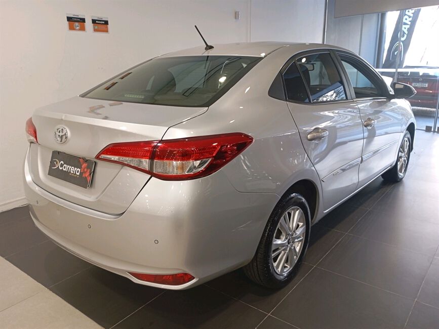 YARIS 1.5 16V FLEX SEDAN XL PLUS TECH MULTIDRIVE