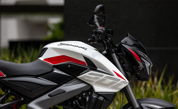 _dominar-ns200-security-features