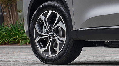 Motorização híbrida eficiente com até 326 cv de potência