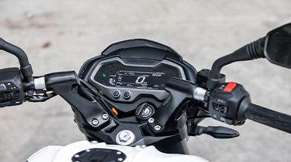 Painel digital multifuncional moderno e completo