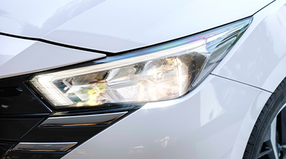 Design dos faróis elegantes em Full Led