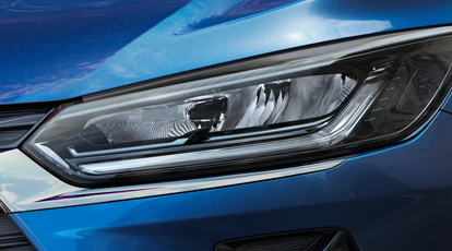 Faróis dianteiros Full-LED com luz de condução diurna integrada, melhor eficiência em iluminação