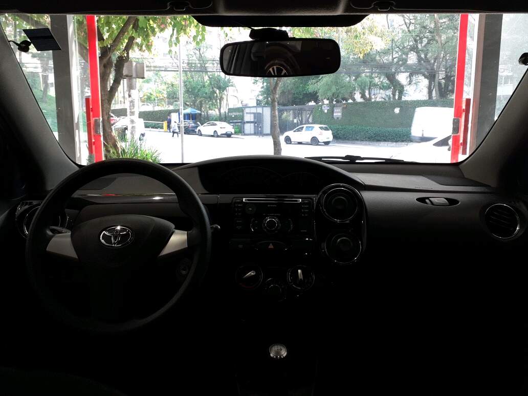 ETIOS 1.5 XS 16V FLEX 4P MANUAL
