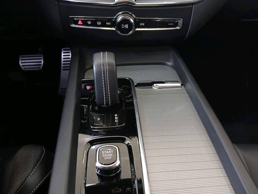 XC60 2.0 T8 RECHARGE R-DESIGN AWD GEARTRONIC