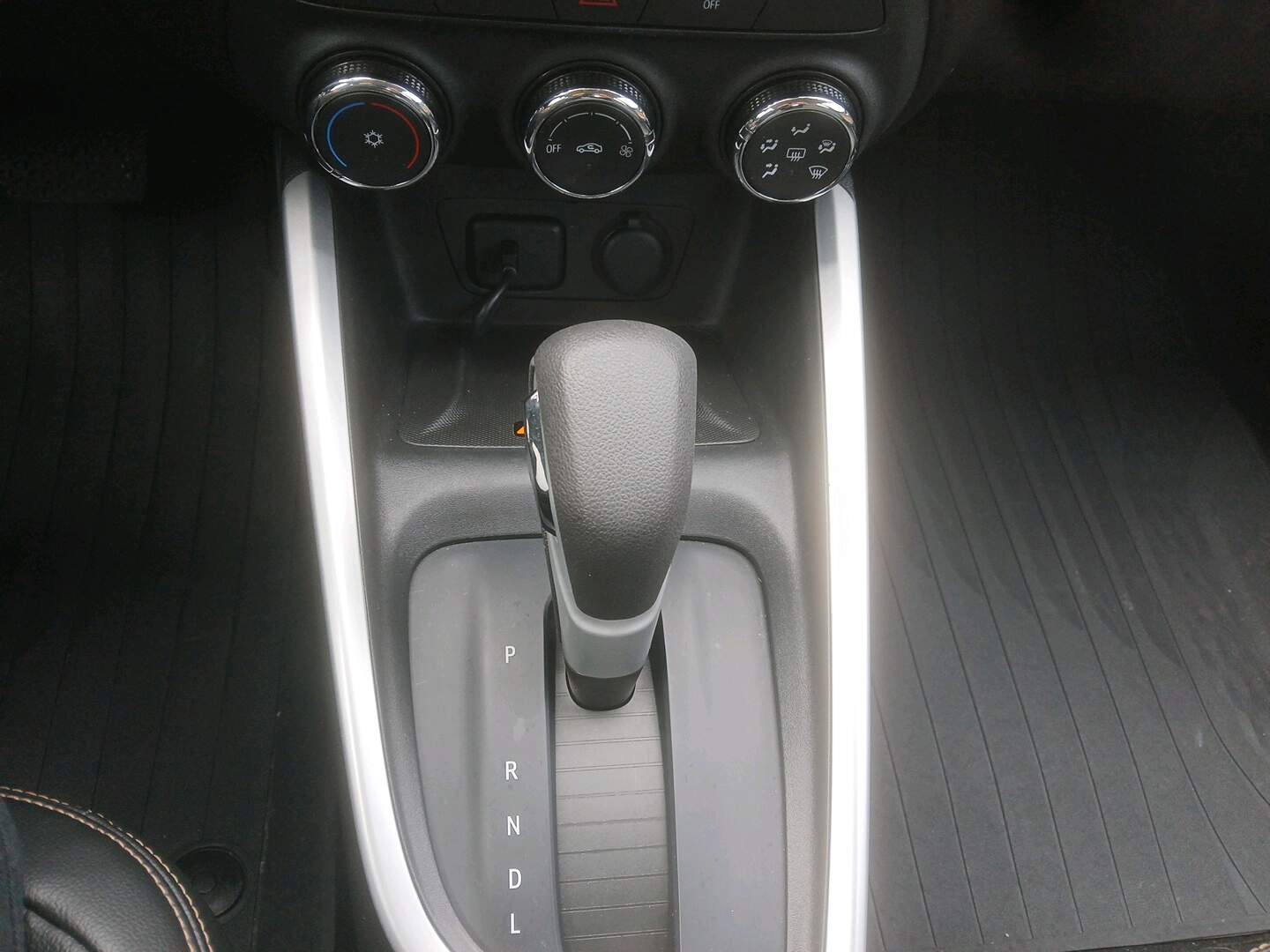 ONIX 1.0 TURBO FLEX PLUS PREMIER AUTOMATICO