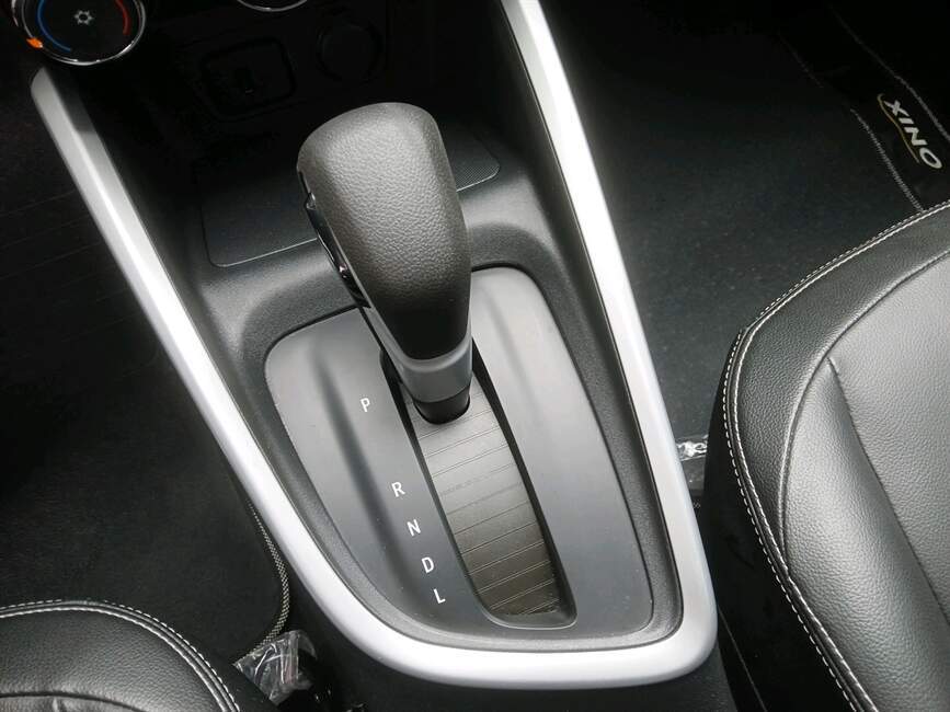 ONIX 1.0 TURBO FLEX PLUS LT AUTOMATICO